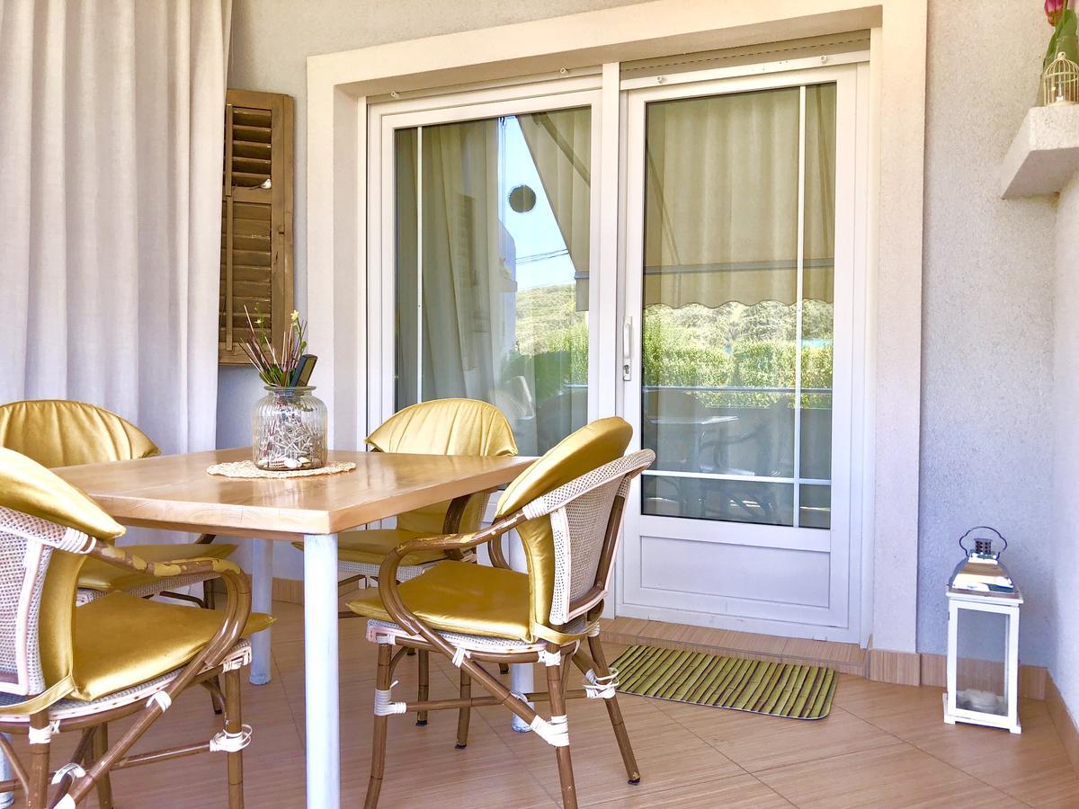 Apartment Natasa Palit Екстериор снимка