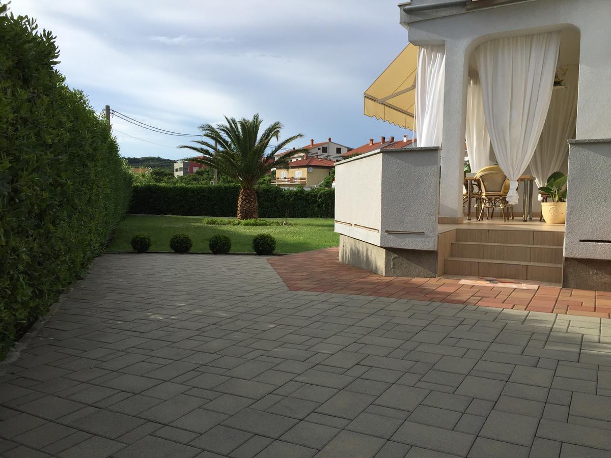 Apartment Natasa Palit Екстериор снимка