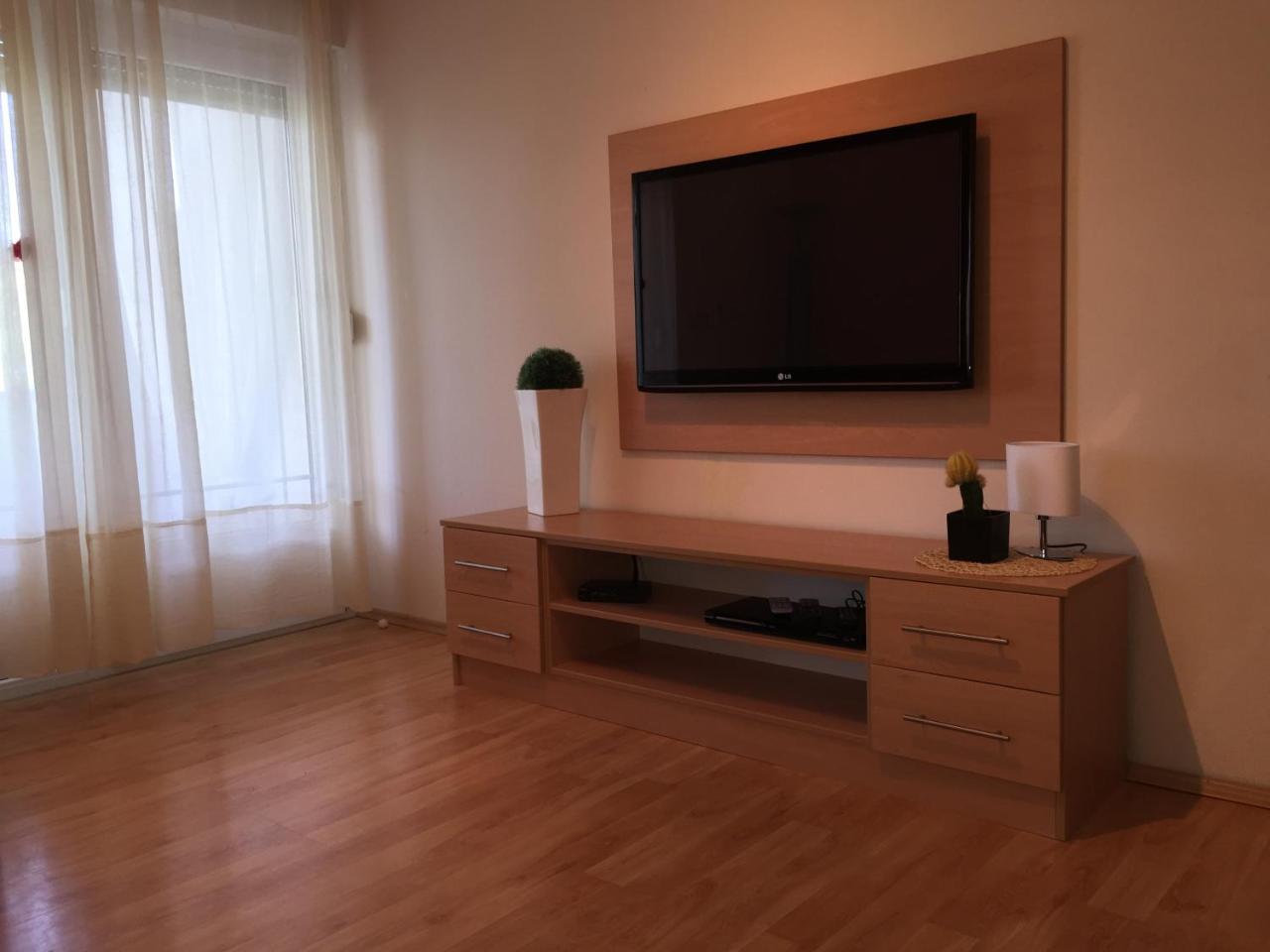 Apartment Natasa Palit Екстериор снимка