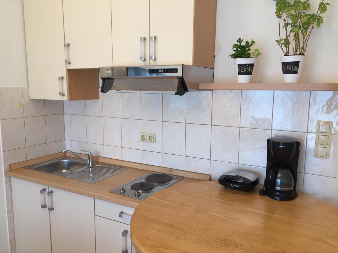 Apartment Natasa Palit Екстериор снимка